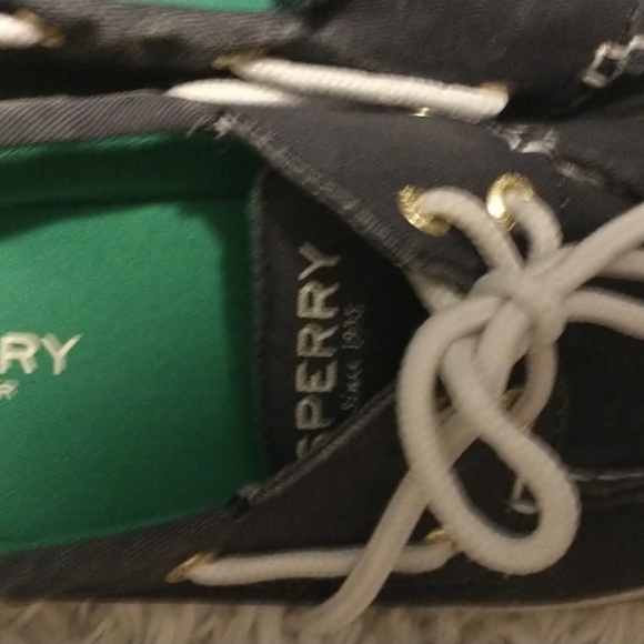 Sperry woman's size 7M/6.5M Top-Sider boat shoe/sneaker*different foot size* - Picture 9 of 11